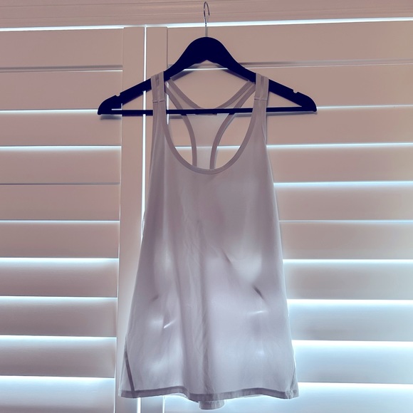 Aritzia TNA Activewear Shirt - Picture 2 of 2